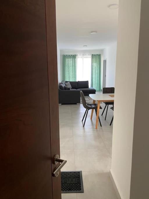 Modern Flat In Flic En Flac-Walk To The Beach 외부 사진